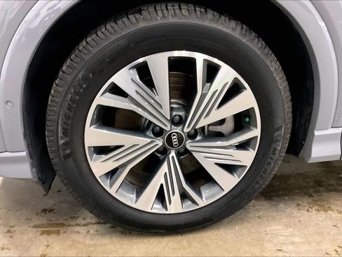 Used 2023 Audi Q4 e-tron Premium Plus w/ Premium Plus image 11