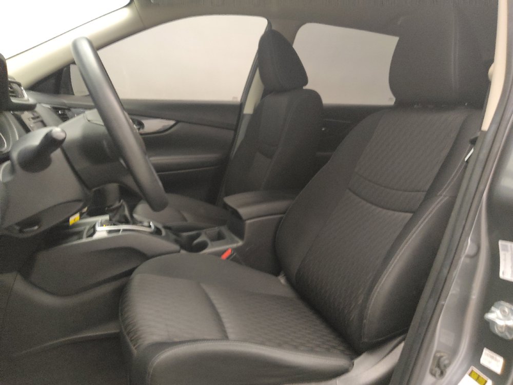 Used 2018 Nissan Rogue S FWD image 17