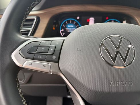 Used 2025 Volkswagen Atlas SE AWD/4WD image 27