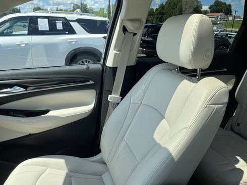 Used 2023 Buick Enclave Essence w/ Experience Buick Package AWD/4WD image 24