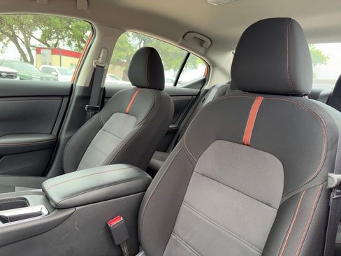 Used 2025 Nissan Sentra SR FWD image 10