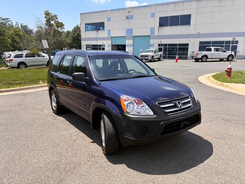Used 2005 Honda CR-V LX image 16