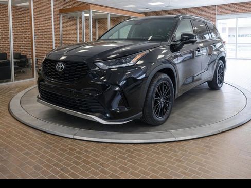 Used 2021 Toyota Highlander XSE AWD/4WD image 1