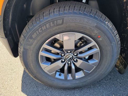 New 2025 Nissan Frontier SV w/ SV Convenience Package image 13