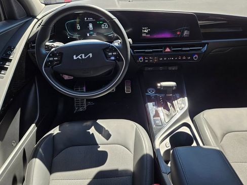 Used 2023 Kia Niro EX Touring FWD image 16