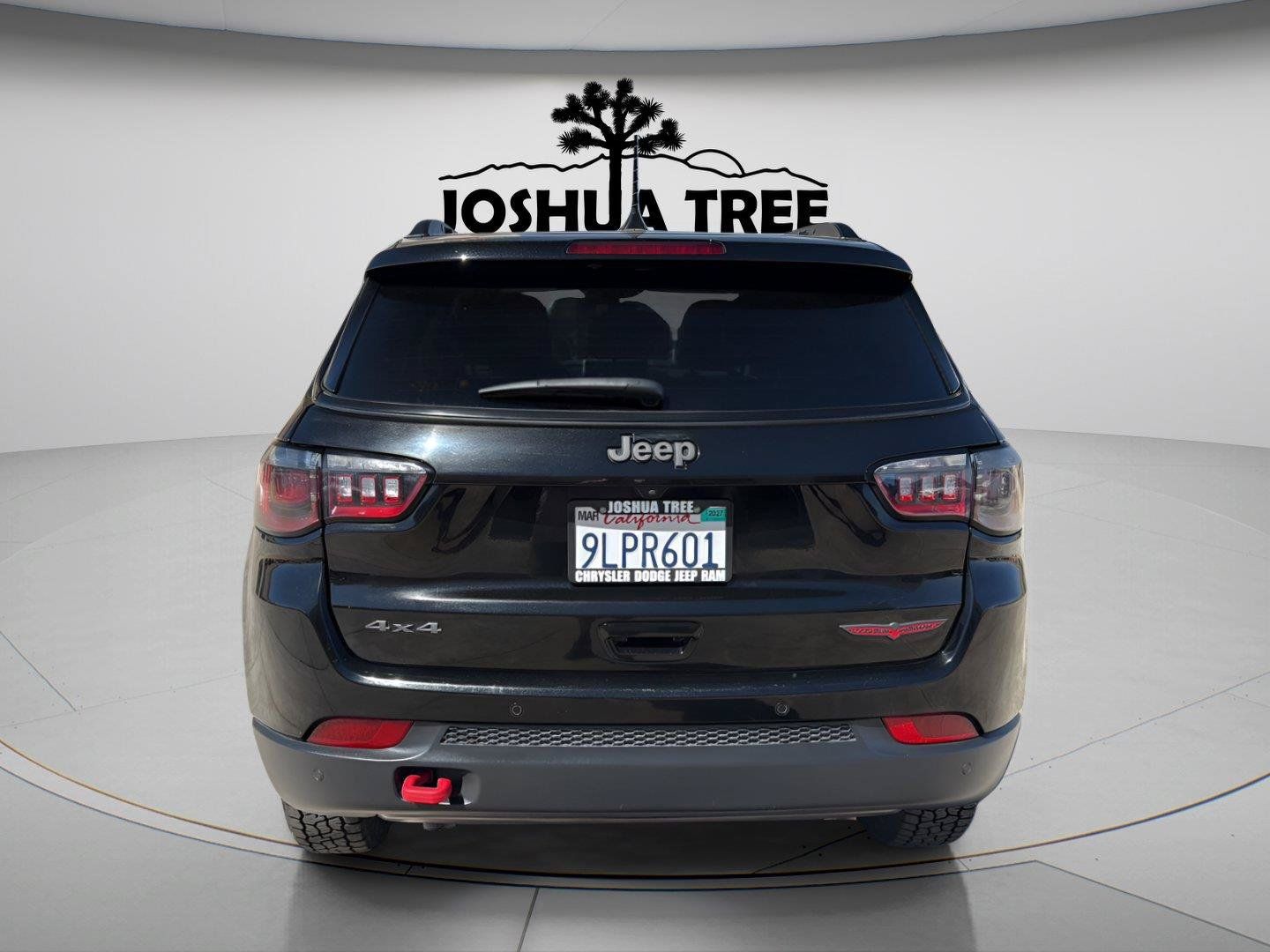 Used 2024 Jeep Compass Trailhawk AWD/4WD image 6