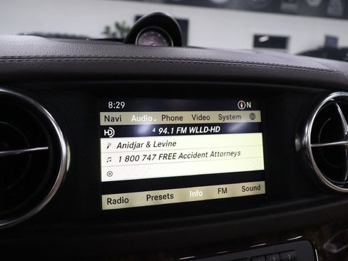 Used 2013 Mercedes-Benz SL 550 image 32