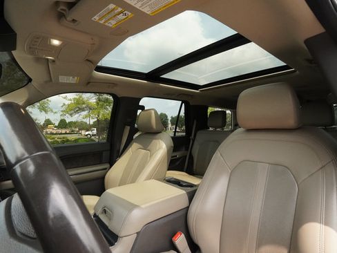 Used 2021 Ford Expedition Limited RWD image 23