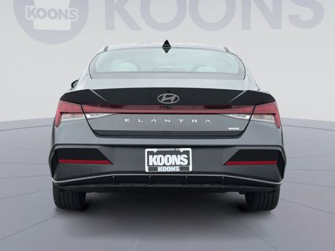 New 2026 Hyundai Elantra Limited FWD image 5