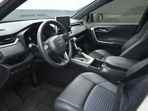 Used 2022 Toyota RAV4 XSE image 12