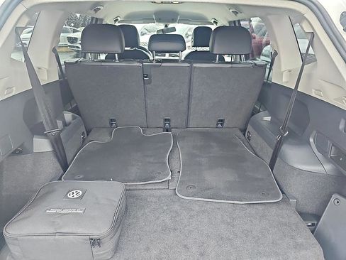 Used 2018 Volkswagen Tiguan SE image 31