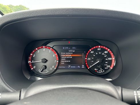 Used 2024 Nissan Frontier PRO-4X w/ Off-Road Protection Package AWD/4WD image 17