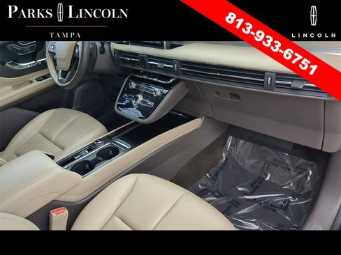 Used 2020 Lincoln Corsair FWD image 10