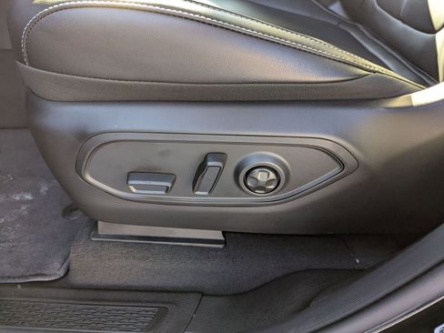 New 2025 Jeep Grand Cherokee L Limited image 9