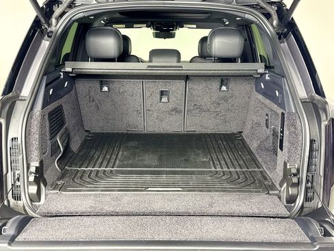 Used 2024 Land Rover Range Rover SE image 25