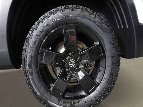 New 2025 Honda Ridgeline Black Edition image 11