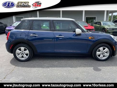 Used 2017 MINI Cooper 4-Door Hardtop FWD image 8