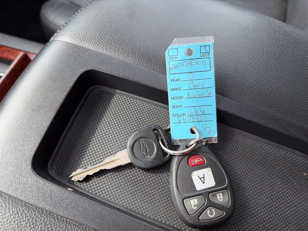 Used 2013 Chevrolet Avalanche LTZ AWD/4WD image 40