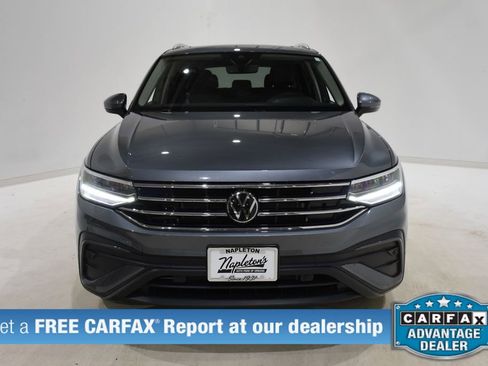Used 2024 Volkswagen Tiguan SE image 2