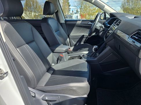 Used 2022 Volkswagen Tiguan SE image 19