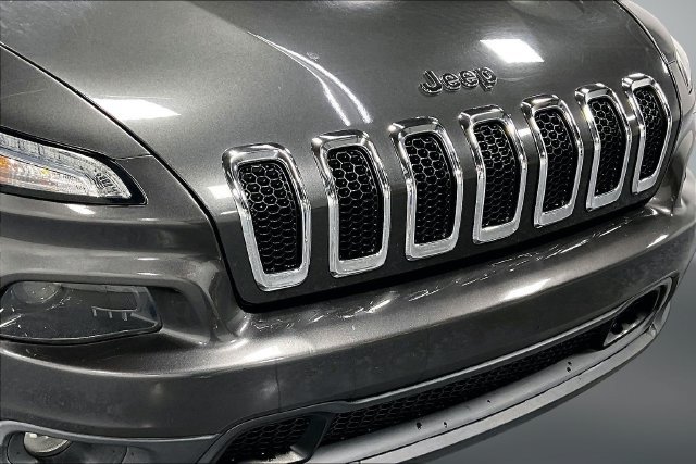 Used 2017 Jeep Cherokee Latitude w/ Comfort & Sound Group FWD image 29