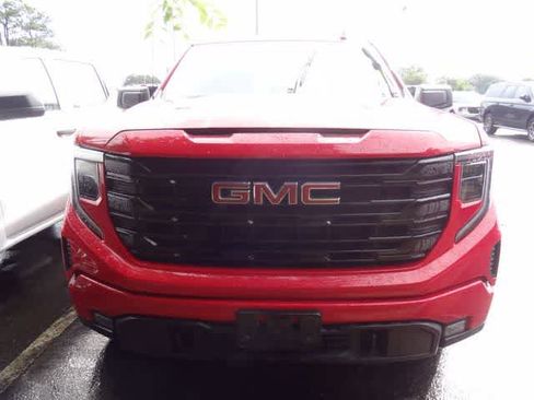 Used 2022 GMC Sierra 1500 Elevation AWD/4WD image 2
