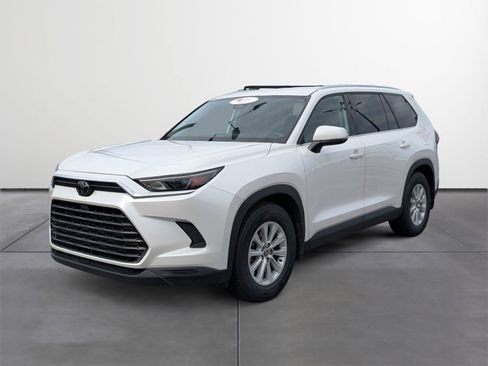 Certified 2024 Toyota Grand Highlander XLE image 2