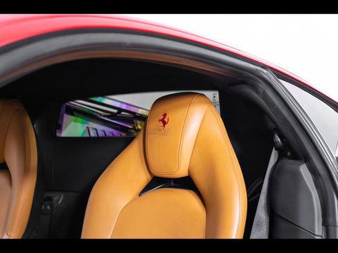 Used 2017 Ferrari 488 GTB RWD image 14