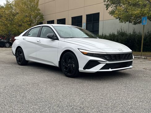 New 2026 Hyundai Elantra Sport FWD image 4