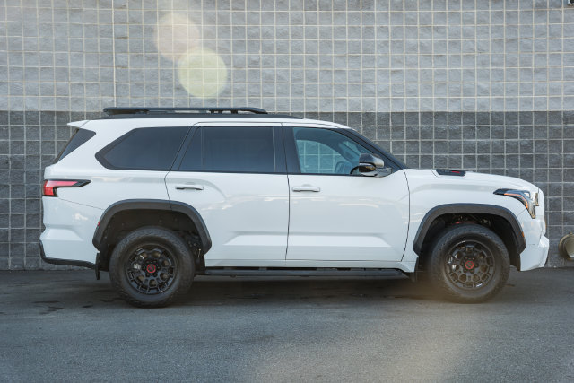 Used 2024 Toyota Sequoia TRD Pro AWD/4WD image 4