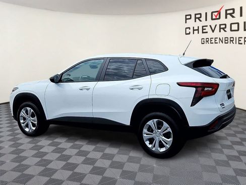 Used 2025 Chevrolet Trax LS FWD image 6