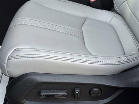 New 2025 Honda Pilot Touring image 10