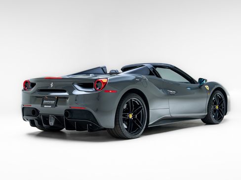Used 2018 Ferrari 488 Spider RWD image 27
