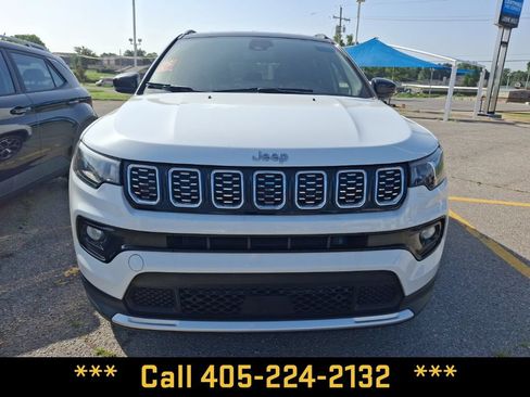 Used 2025 Jeep Compass Limited AWD/4WD image 3