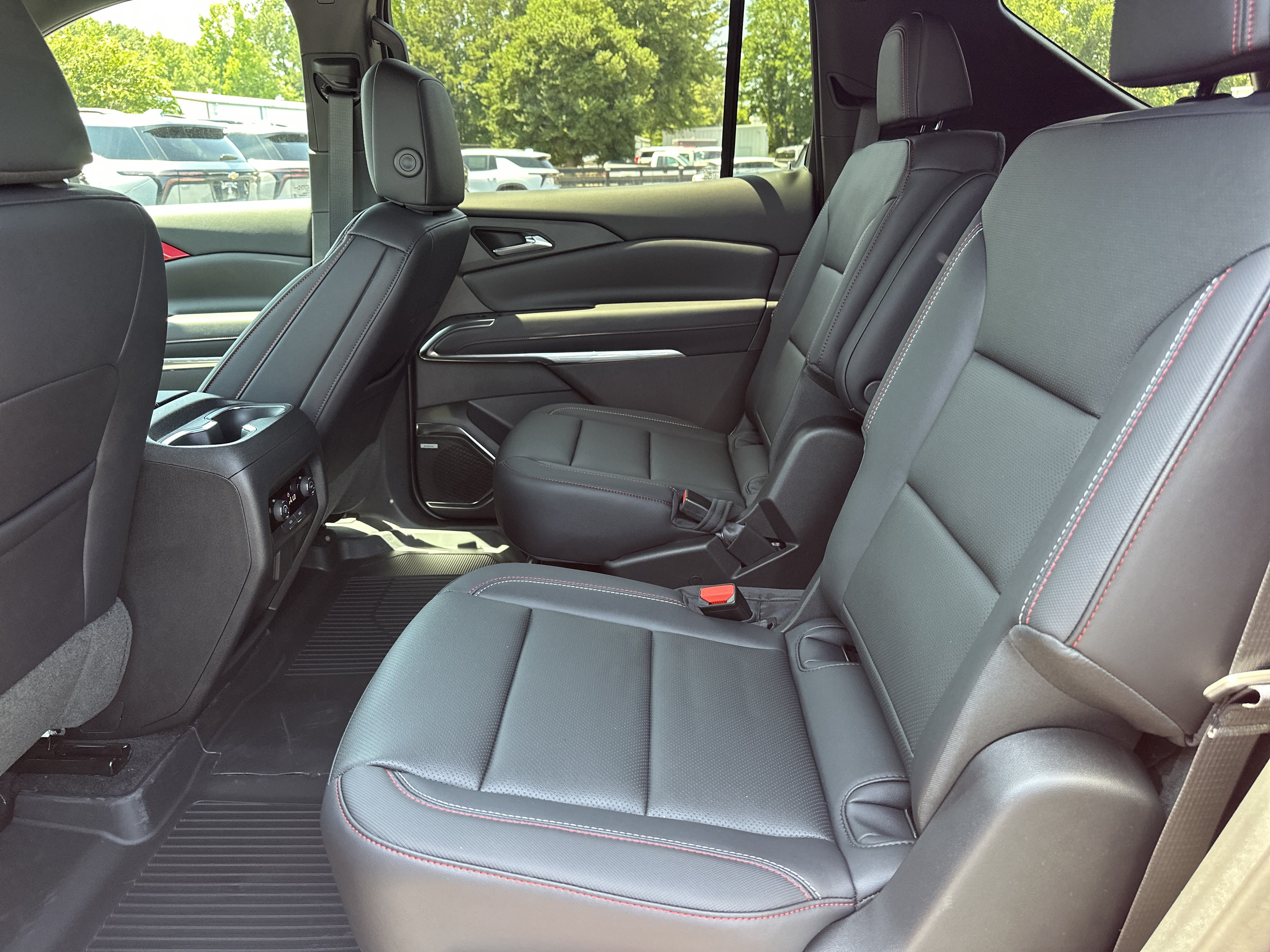 New 2026 Chevrolet Traverse Z71 w/ Enhanced Driving Package AWD/4WD image 22