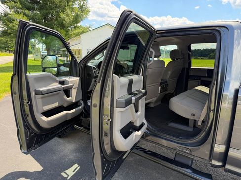 Used 2019 Ford F250 XLT w/ XLT Value Package AWD/4WD image 37