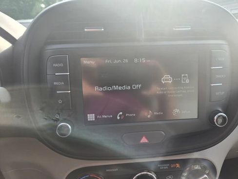 Used 2025 Kia Soul LX w/ LX Technology Package FWD image 5