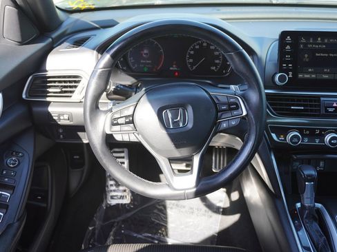 Used 2018 Honda Accord Sport image 19