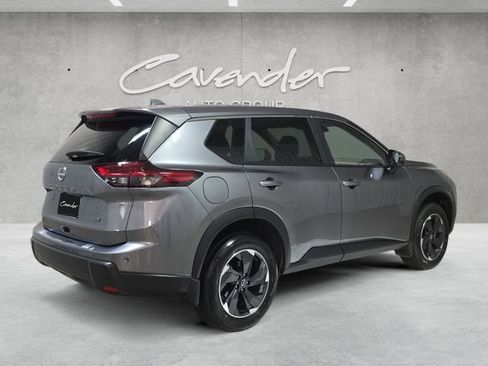 Used 2024 Nissan Rogue SV image 16