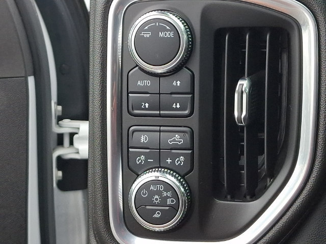Used 2022 GMC Sierra 2500 SLT w/ Snow Plow Prep/Camper Package AWD/4WD image 9