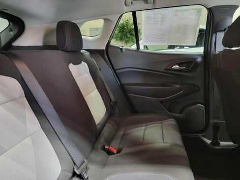 Used 2024 Chevrolet Trax LS w/ LS Convenience Package FWD image 14