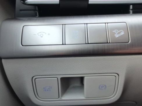 Used 2024 Hyundai Kona Limited image 35