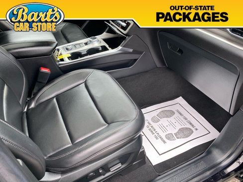 Used 2021 Ford Explorer XLT w/ Equipment Group 202A AWD/4WD image 19