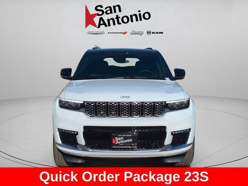 New 2025 Jeep Grand Cherokee L Summit w/ MOPAR Finishing Package AWD/4WD image 3