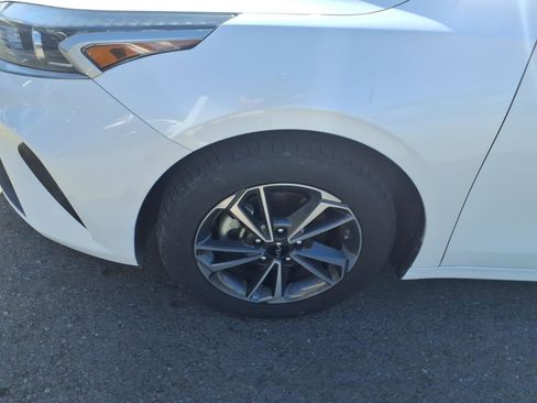 Used 2023 Kia Forte LXS image 3