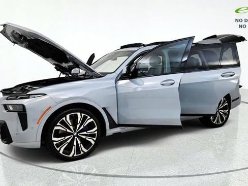 Used 2024 BMW X7 xDrive40i w/ M Sport Package AWD/4WD image 14