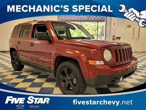 Used 2012 Jeep Patriot Latitude w/ Altitude Pkg image 1