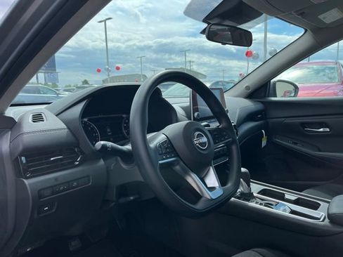 Used 2025 Nissan Sentra SV FWD image 19
