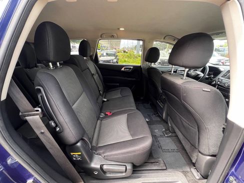 Used 2017 Nissan Pathfinder SV AWD/4WD image 11