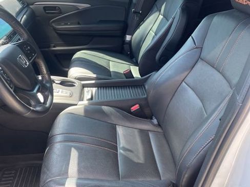 Used 2023 Honda Passport TrailSport image 5